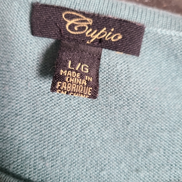 Cat w/ glasses Sweater - Picture 5 of 5